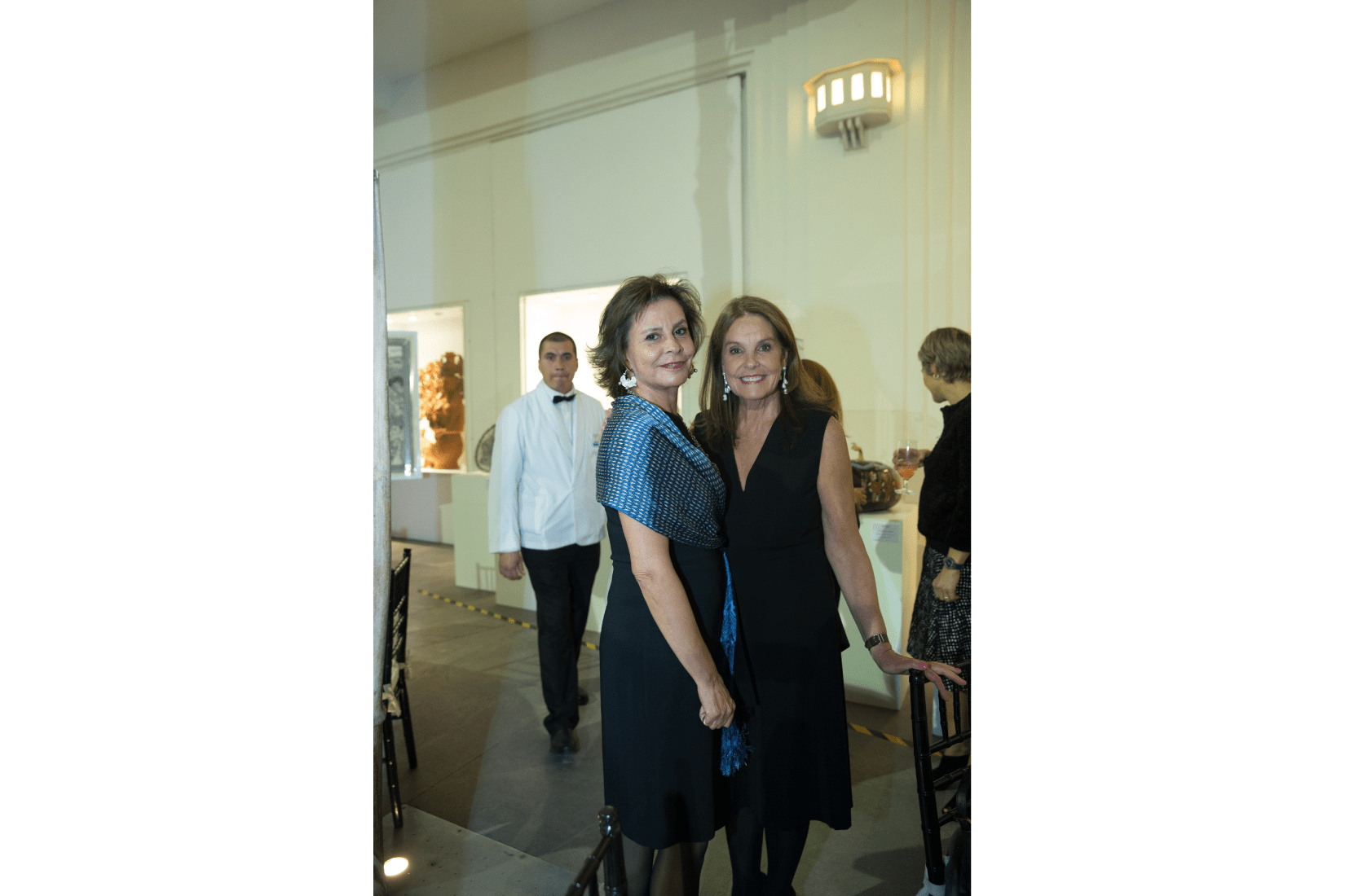 Marinela Servitje y Mónica del Villar en la cena del Décimo Aniversario del MAP. (Foto: AmigosMAP).