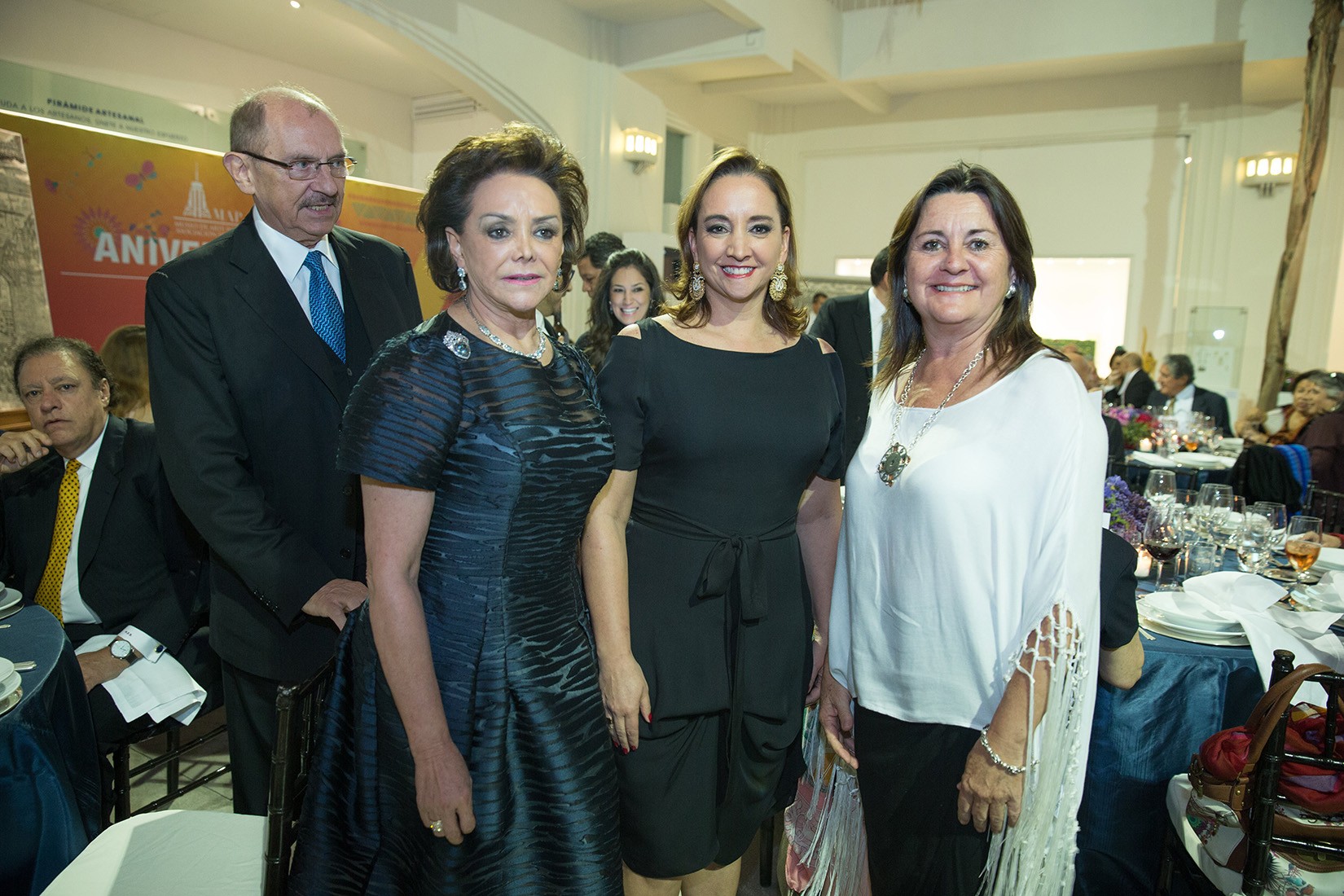 Cecilia Moctezuma, Reine Saba y Moises Saba en la cena del Décimo Aniversario del MAP. (Foto: RSVP).