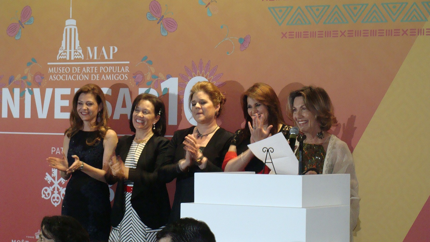 Fernanda Suárez, Cecilia Moctezuma, Sonya Santos, María Esther Villar y Marie Thérèse Hermand de Arango en la cena del Décimo Aniversario del MAP. (Foto: AmigosMAP).