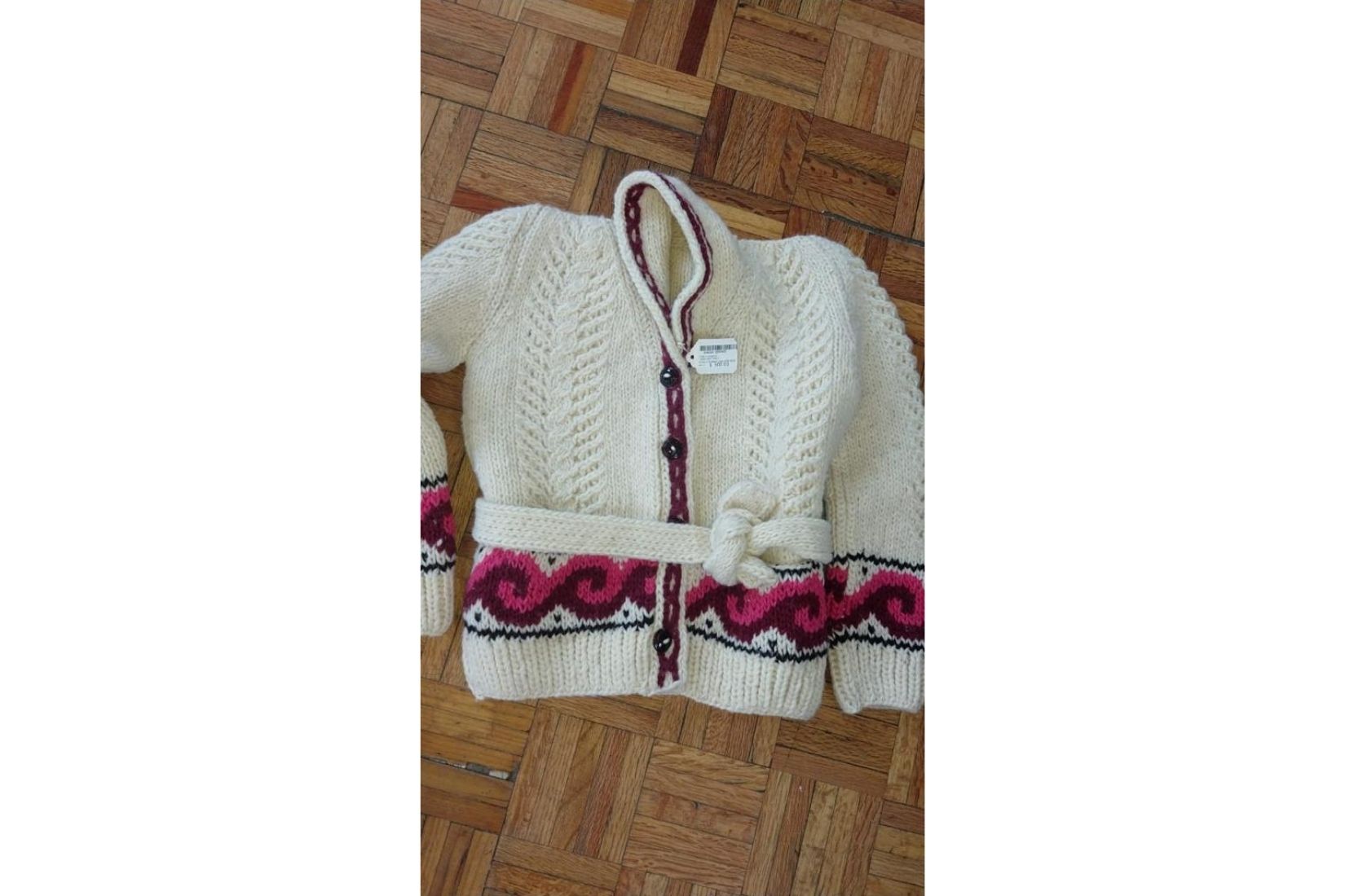 Suéter de lana. Artesanos de La Casa de las Artesanías. Gualupita, EdoMex. 2020.