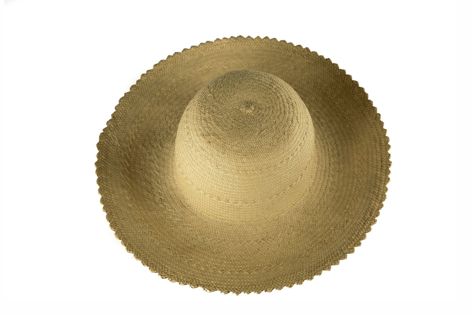 Sombrero de palma tejida. Artesano y procedencia desconocida. Col. Populart. (Foto: EKV).