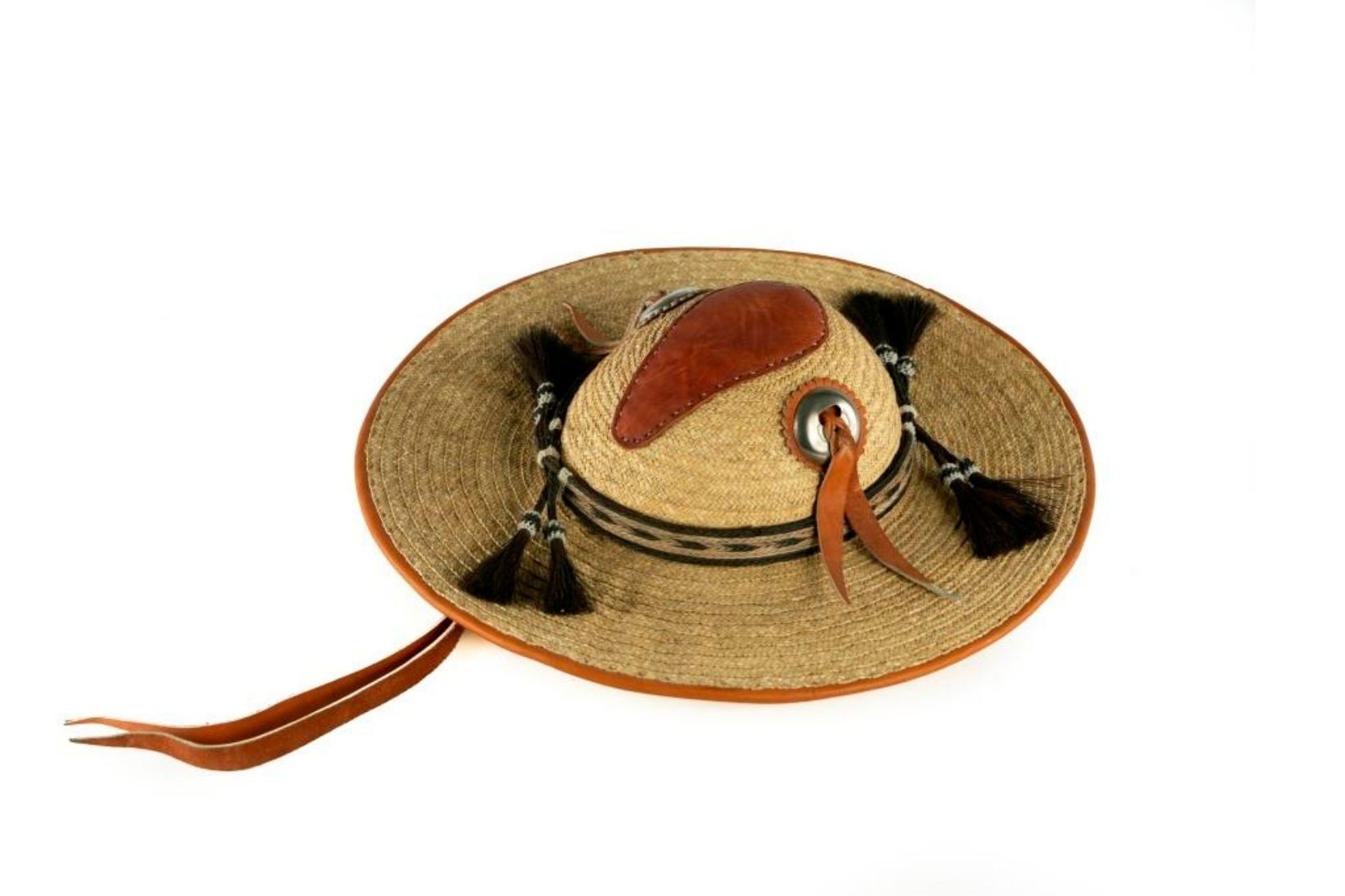 Sombrero cora de palma tejida y crin de caballo. Nayarit. Col. Populart. (Foto: EKV).