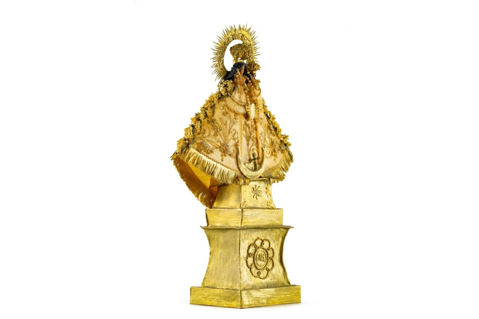 Virgen de Talpa, chilte moldeado y entintado. Artesana Ma. Luz Librada López Morán. Talpa de Allende, Jal. 2000. Col. María Teresa Pomar. (Foto: Nicola Lorusso).