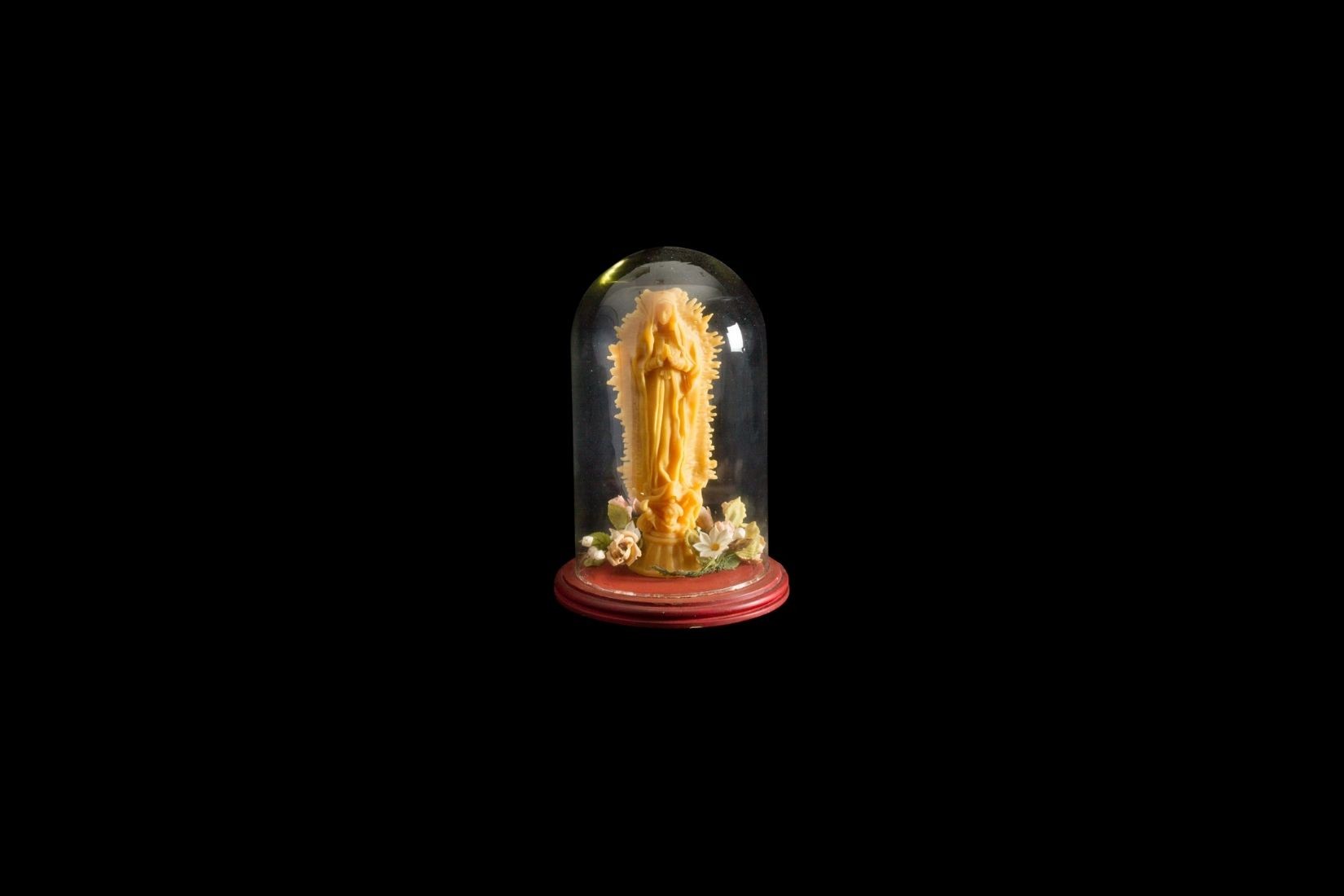 Virgen de Guadalupe. Cera modelada. Artesano desconocido. CDMX. Col. Marie Thérèse Hermand de Arango. (Foto: EKV).