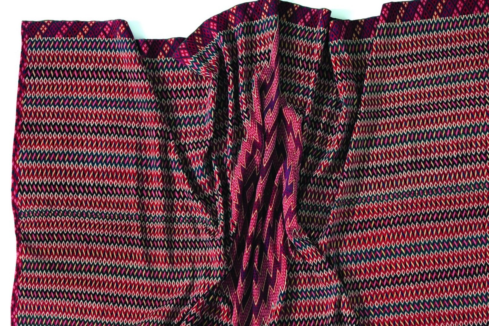 Sarape de lana con urdimbre de algodón. Del libro El Sarape de Saltillo. Grupo Azabache. Col. Museo Franz Mayer. (Foto: Francisco Kochen).