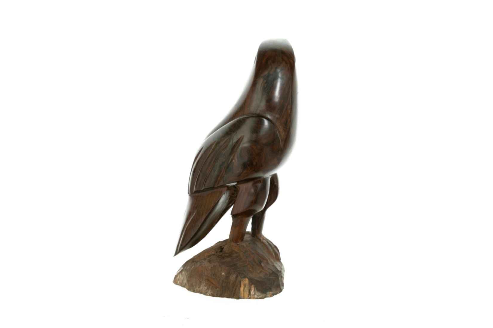 Águila de madera de palo fierro tallada. Artesano desconocido. Punta Chueca, Son. Col. Populart.  (Foto: EKV).