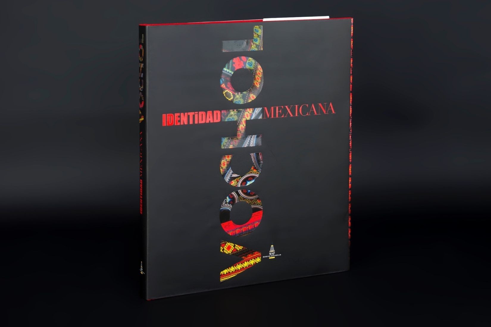 Portada de libro Vochol: Identidad Mexicana. Editado por Condé Nast México y Latinoamérica y la Asociación de AmigosMAP. 2014. (Foto: Jasso).