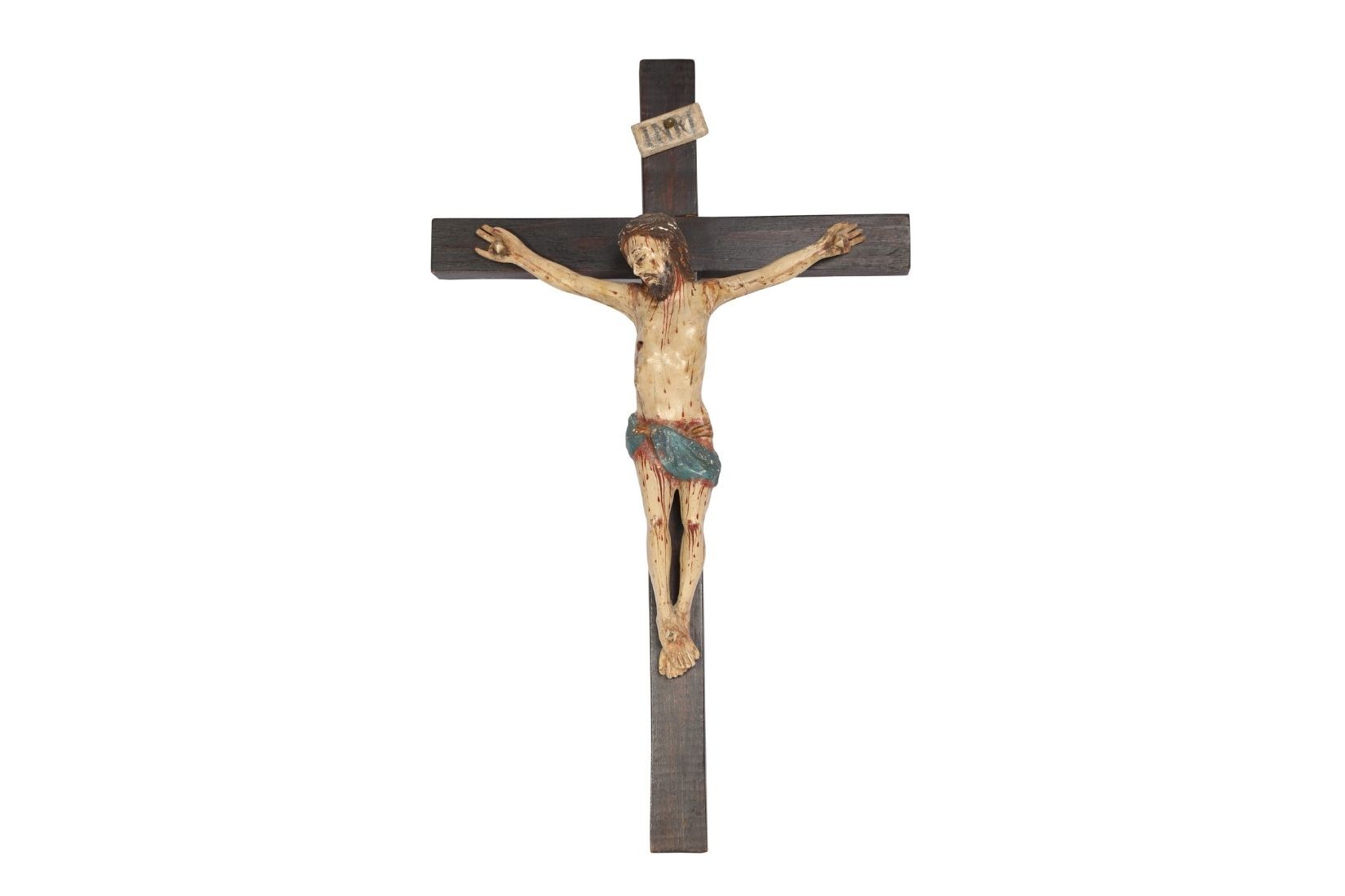 Cristo en madera tallada. Artesano y procedencia desconocidos. Col. Viviana Corcuera, pieza donada a AmigosMAP. (Foto: Vicky Reyes).