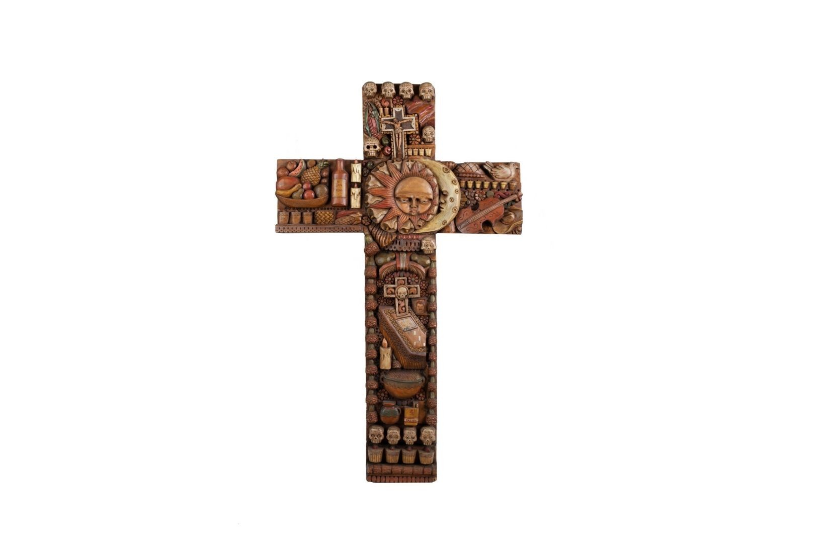 Cruz de altar de madera de sabino tallada y policromada. Artesano Gustavo Mandujano Servín. Apaseo el Alto, Gto. 1998. Col. Part. (Foto: EKV).