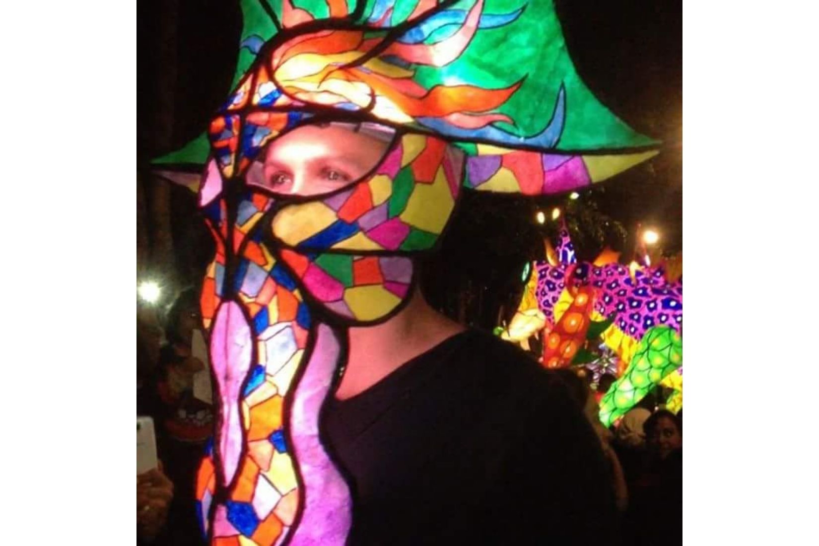 8. Máscara luminosa