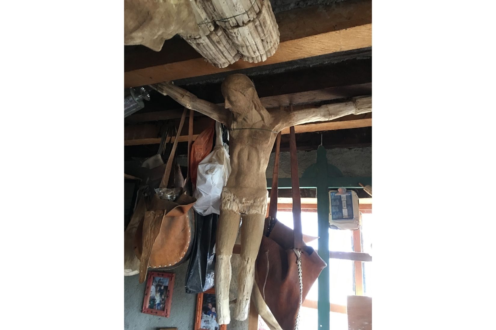Proceso de elaboración de Cristo de pasta de caña. Artesano desconocido. Tzintzuntzan, Mich. (Foto: Sonya Santos).