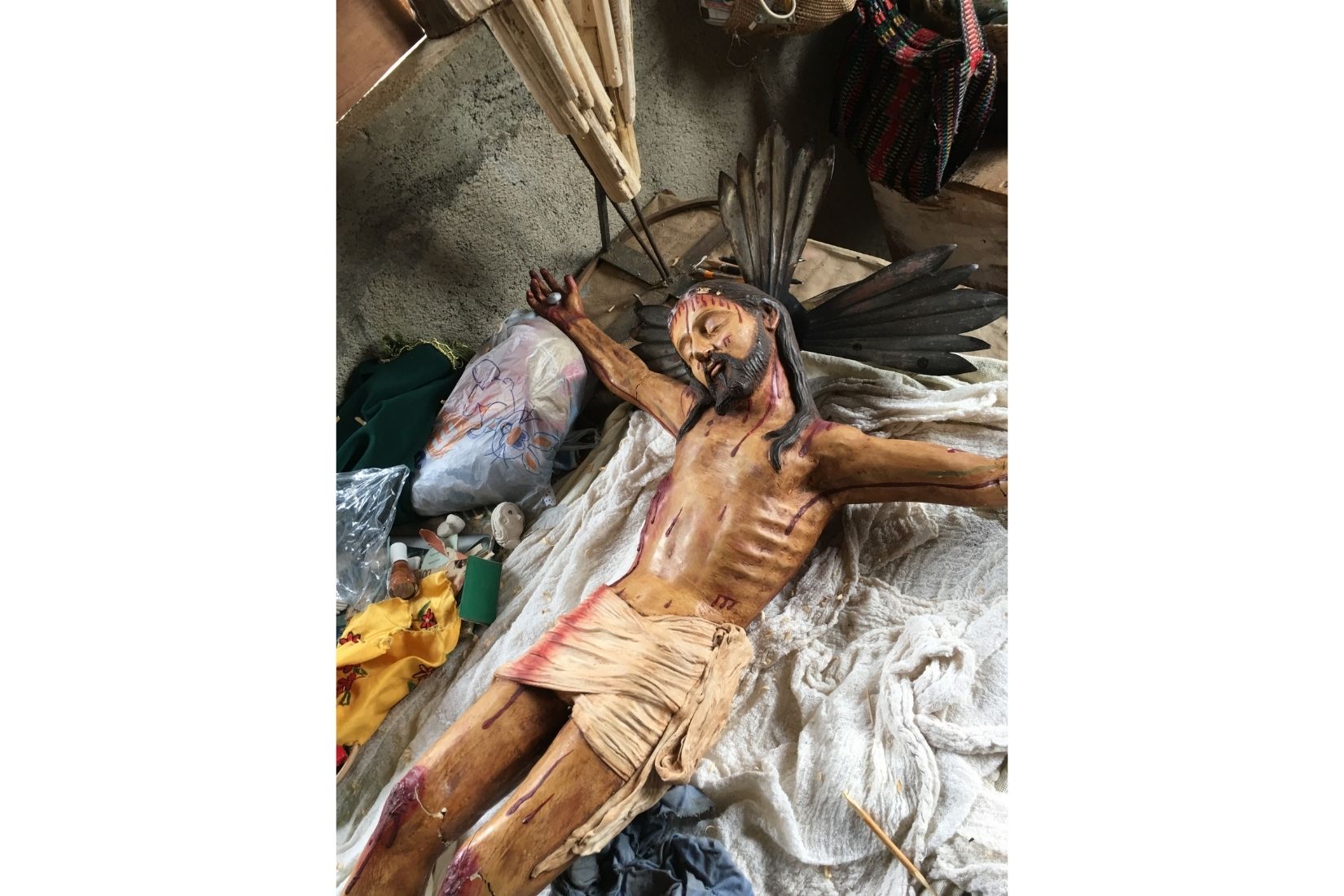 Proceso de elaboración de Cristo de pasta de caña. Artesano desconocido. Tzintzuntzan, Mich. (Foto: Sonya Santos).