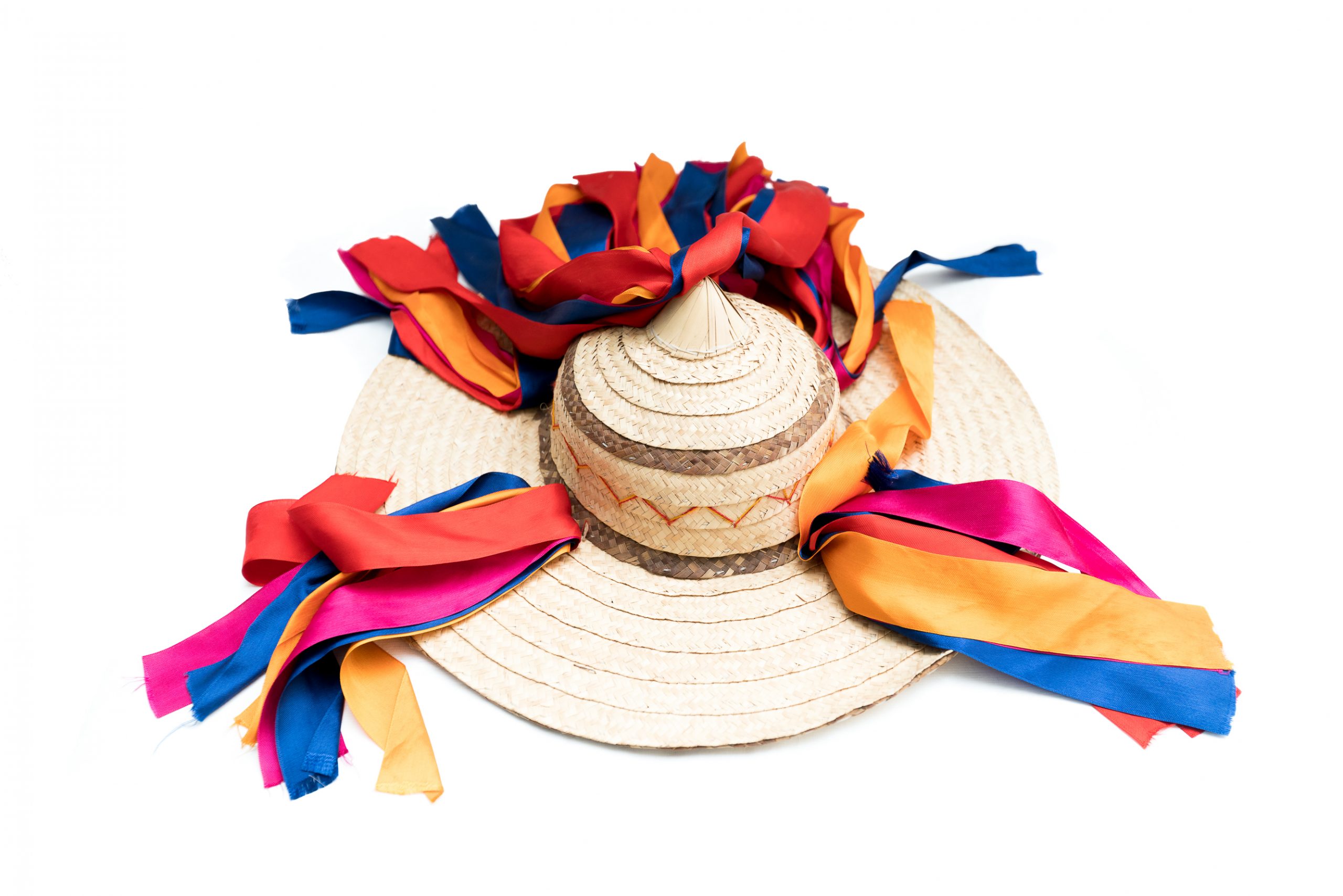Sombrero tzotzil de palma tejida, cosido a mano. Artesano desconocido. Chiapas. Col. Populart. (Foto: EKV).