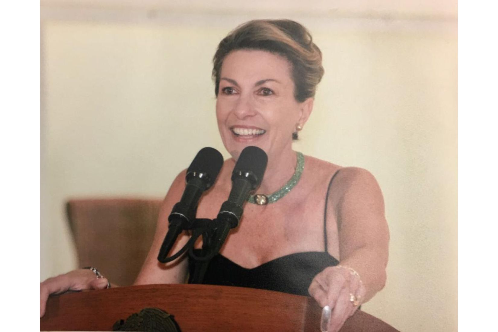 Marie Thérèse Hermand de Arango dando palabras en la inauguración del Museo de Arte Popular. 2006. (Foto: AmigosMAP).