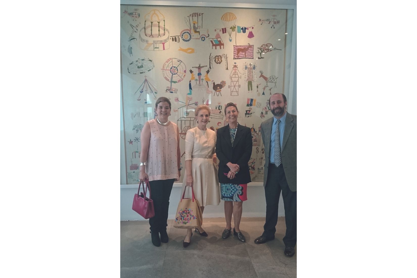 Sonya Santos, Carolina Herrera, Marie Thérèse Hermand de Arango y Walther Boelsterly en el Museo de Arte Popular. 2016. (Foto: AmigosMAP).