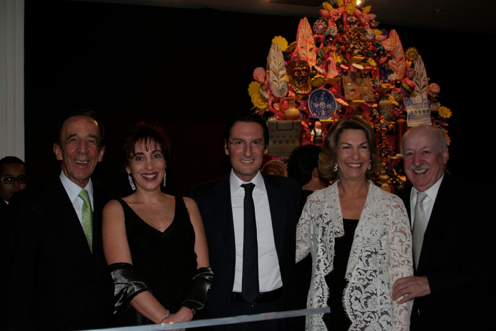 Manuel Arango, Patricia Agraz, Marie Thérèse Hermand de Arango y Bruno Newman en la cena Louis Vuitton en el Museo de Arte Popular. 2010. (Foto: AmigosMAP).