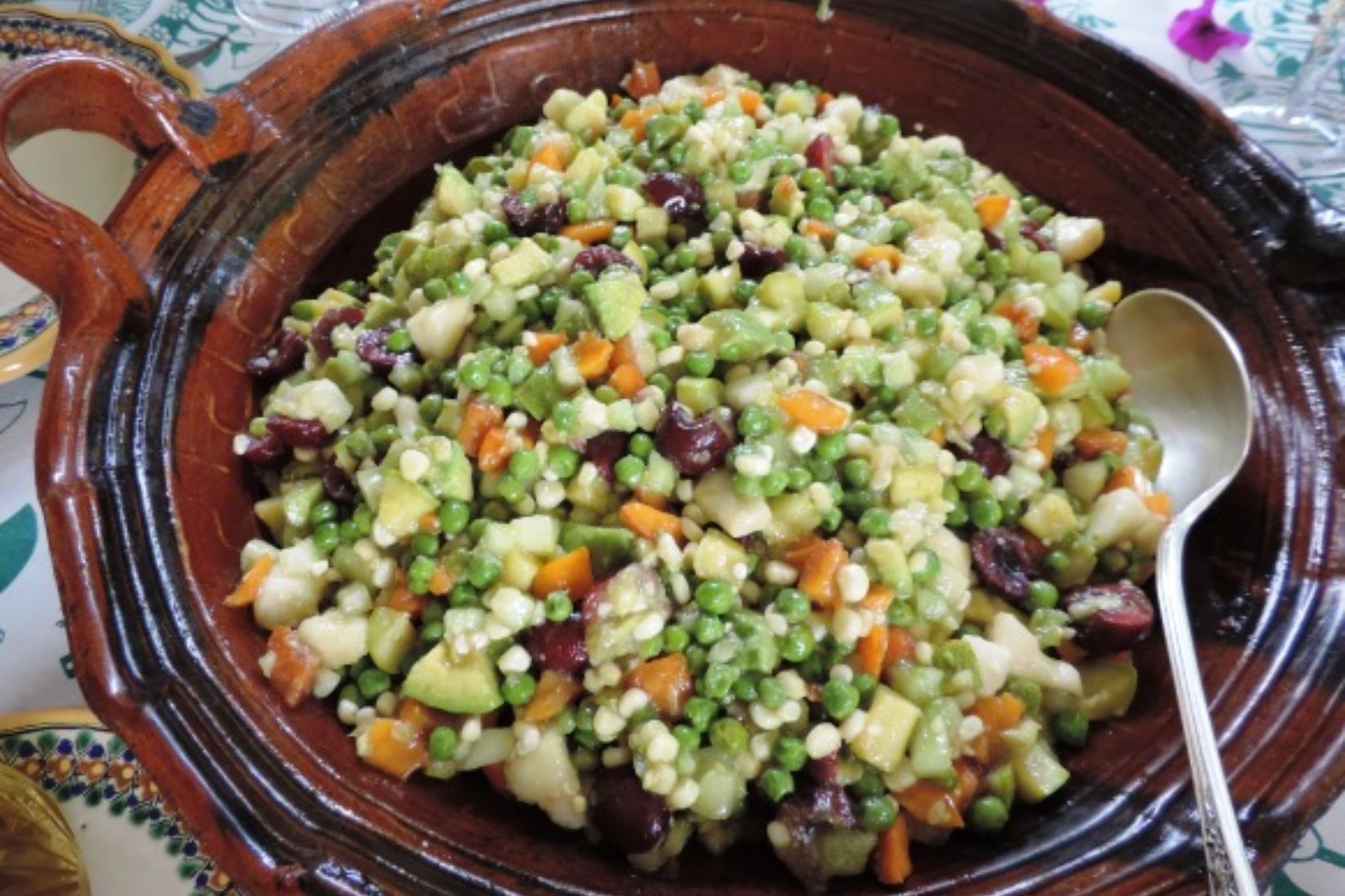 Ensalada de Corpus Christi_ Ya es rara su preparación_ sólo en esa época del año se puede hacer, porque coinciden sus diversos ingredientes