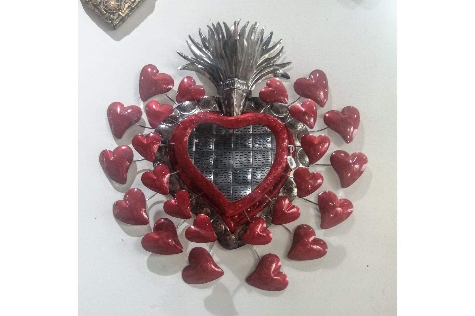 Corazón de hojalata elaborado por Aida Aquino y Cristino Lavariega en Tienda del MAP. (Foto: AmigosMAP).
