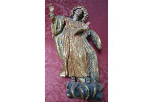 Estatua barrica que adorna la Capilla de Novicios (o Capilla Doméstica) del antiguo convento jesuita de Tepozotlán. México, primera mitad de siglo XVII. Foto del autor.