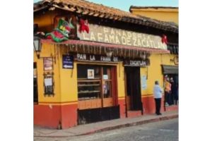 Desde hace más de cien años, la panadería La Fama, creada por Don Aureliano, ofrece una variedad de panes dulces con nombres folclóricos: picaditas, burras, almohadas, gusanos de azúcar rosa... pero todos ellos rellenos invariablemente de queso o ricotta.