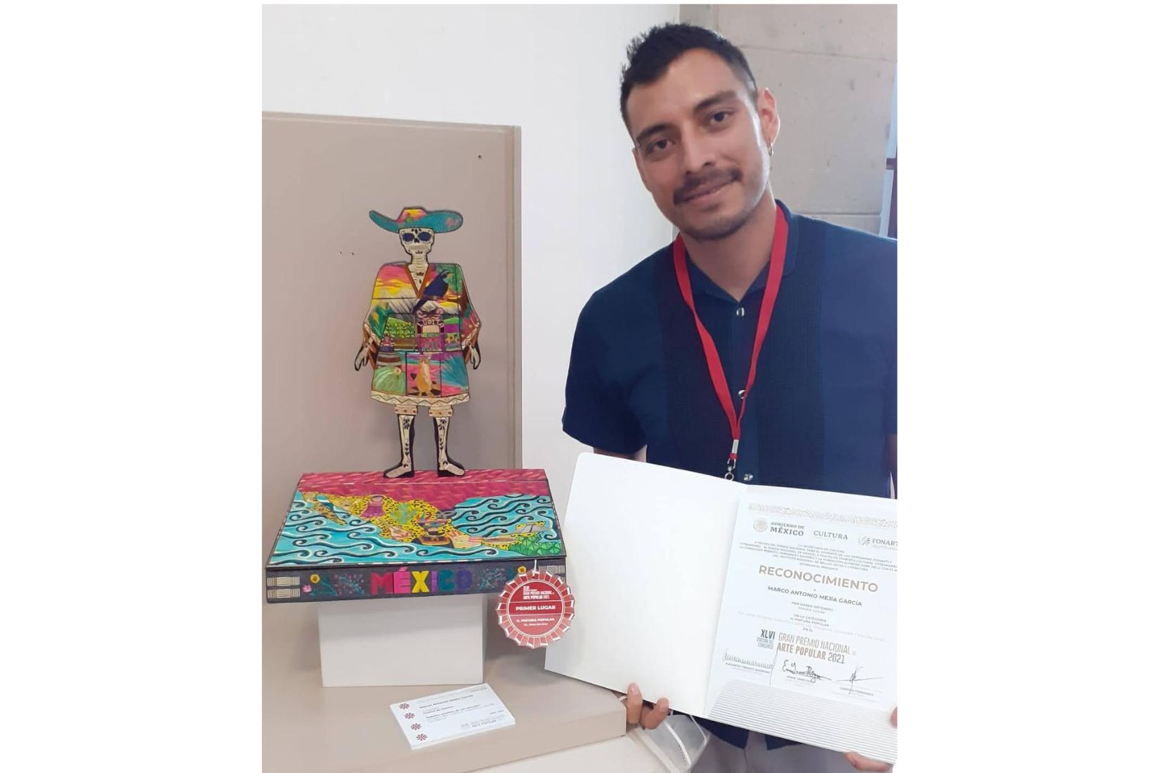 Marco Antonio Mejía García, hijo de Martha Patricia en concurso Gran Premio Nacional de Arte Popular 2021.